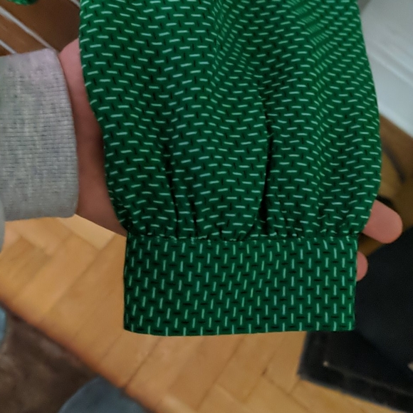 Banana Republic Petite Green Top Small - Picture 5 of 5